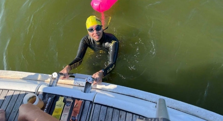 Cancia Leirissa (55) zwemt acht uur op Innerme